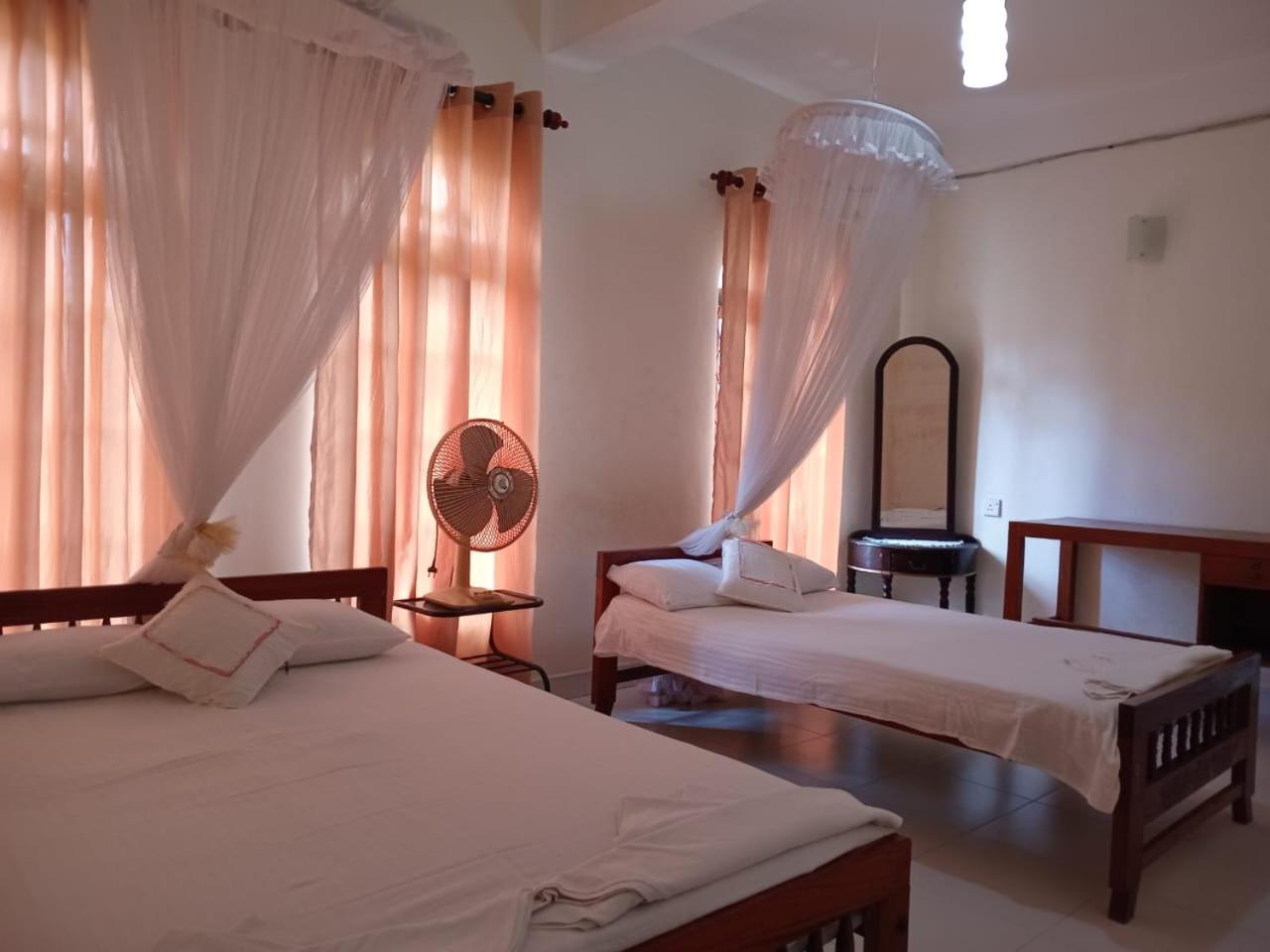 Ajanthas' Homestay Kandy Kültér fotó